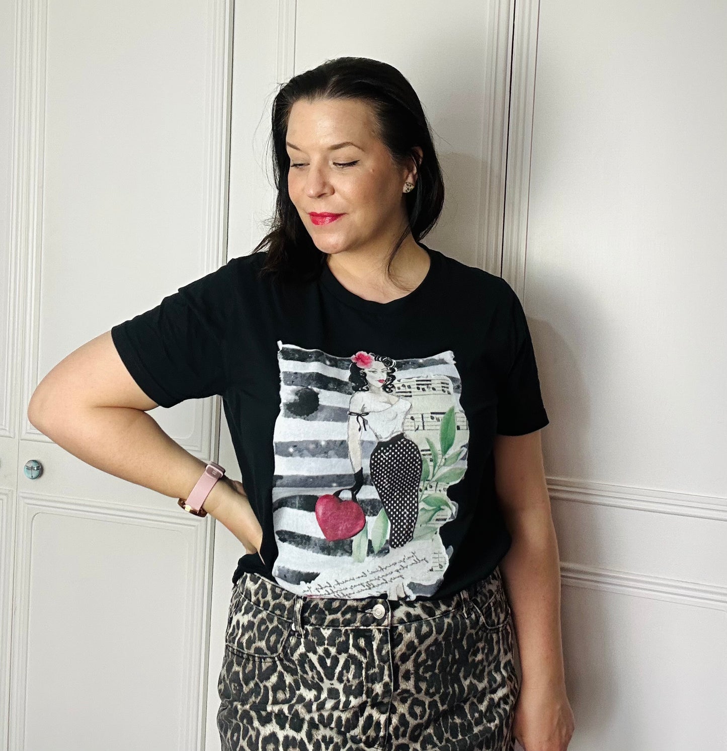 VINTAGE CHIC WOMENS GRAPHIC T-SHIRT SCRAPBOOK PRINT £23