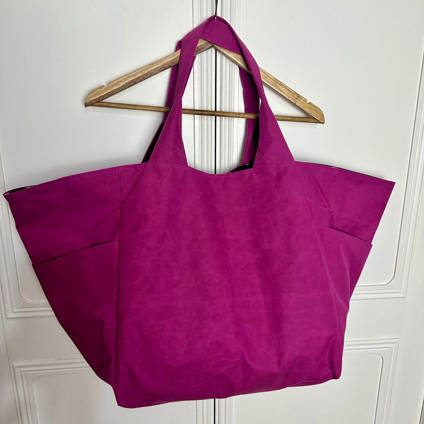 LARGE SHOPPING WEEKEND BAG IN MAGENTA